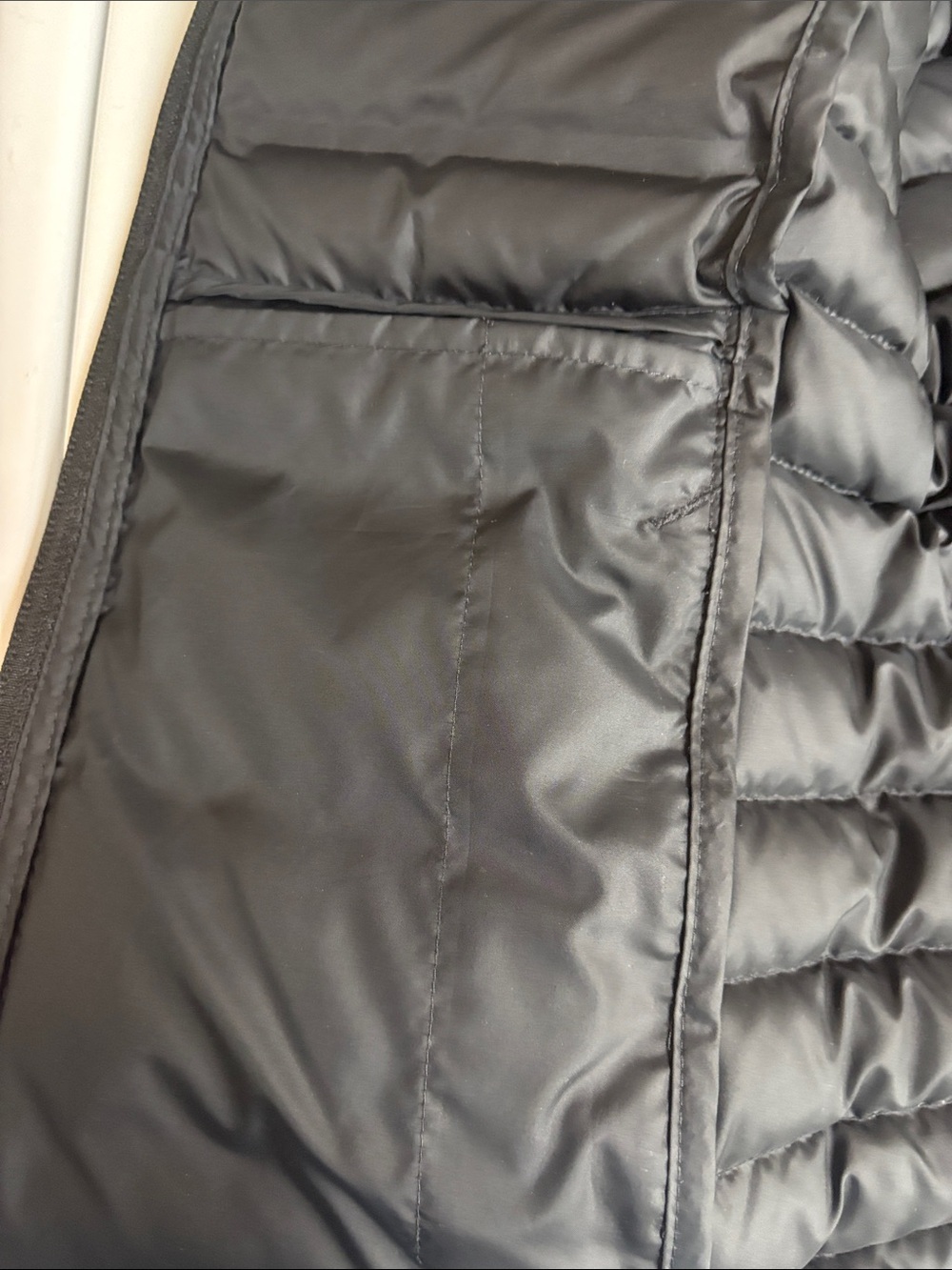 Columbia black down vest x small. - Picture 7 of 7